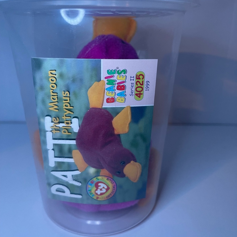 RARE Retired TY beanie baby - Patti the Platypus!